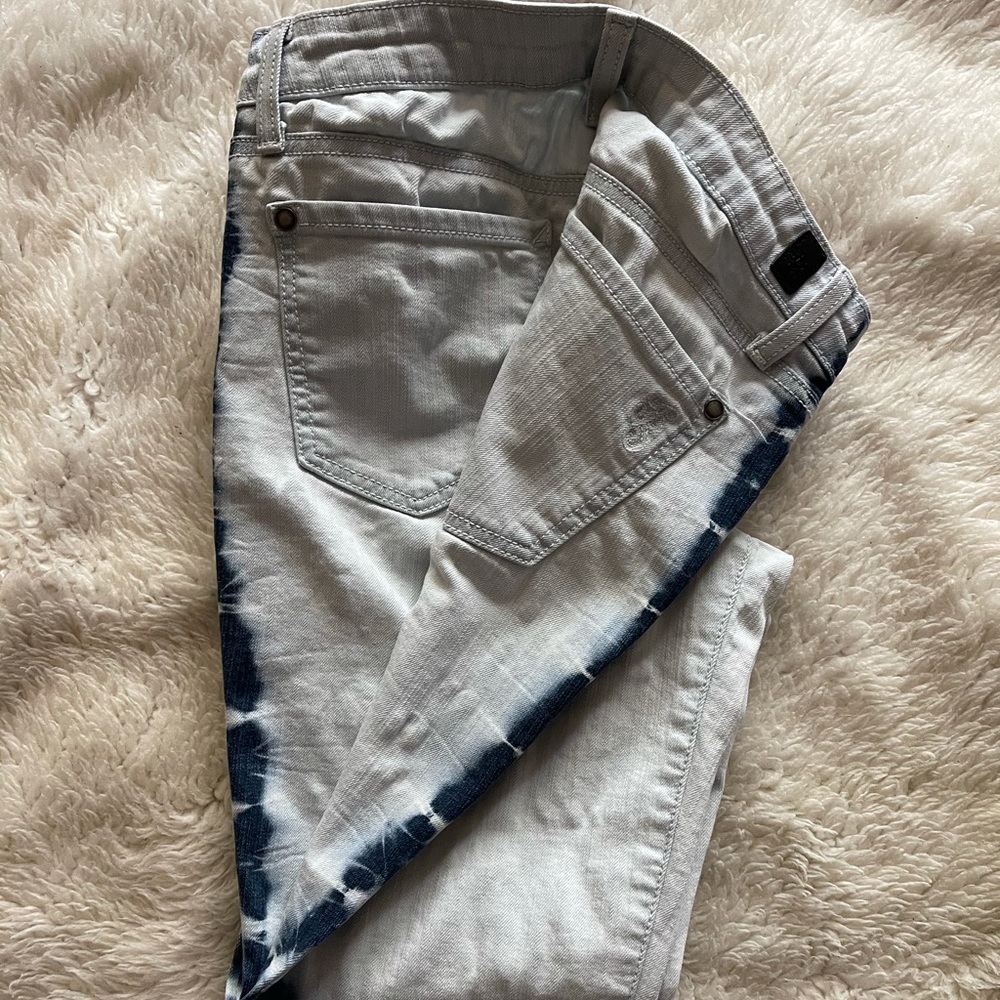 Jesica Simpson Bleached jeans